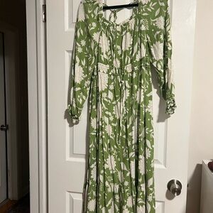 Ava & Viv Green Floral Long Sleeve Dress